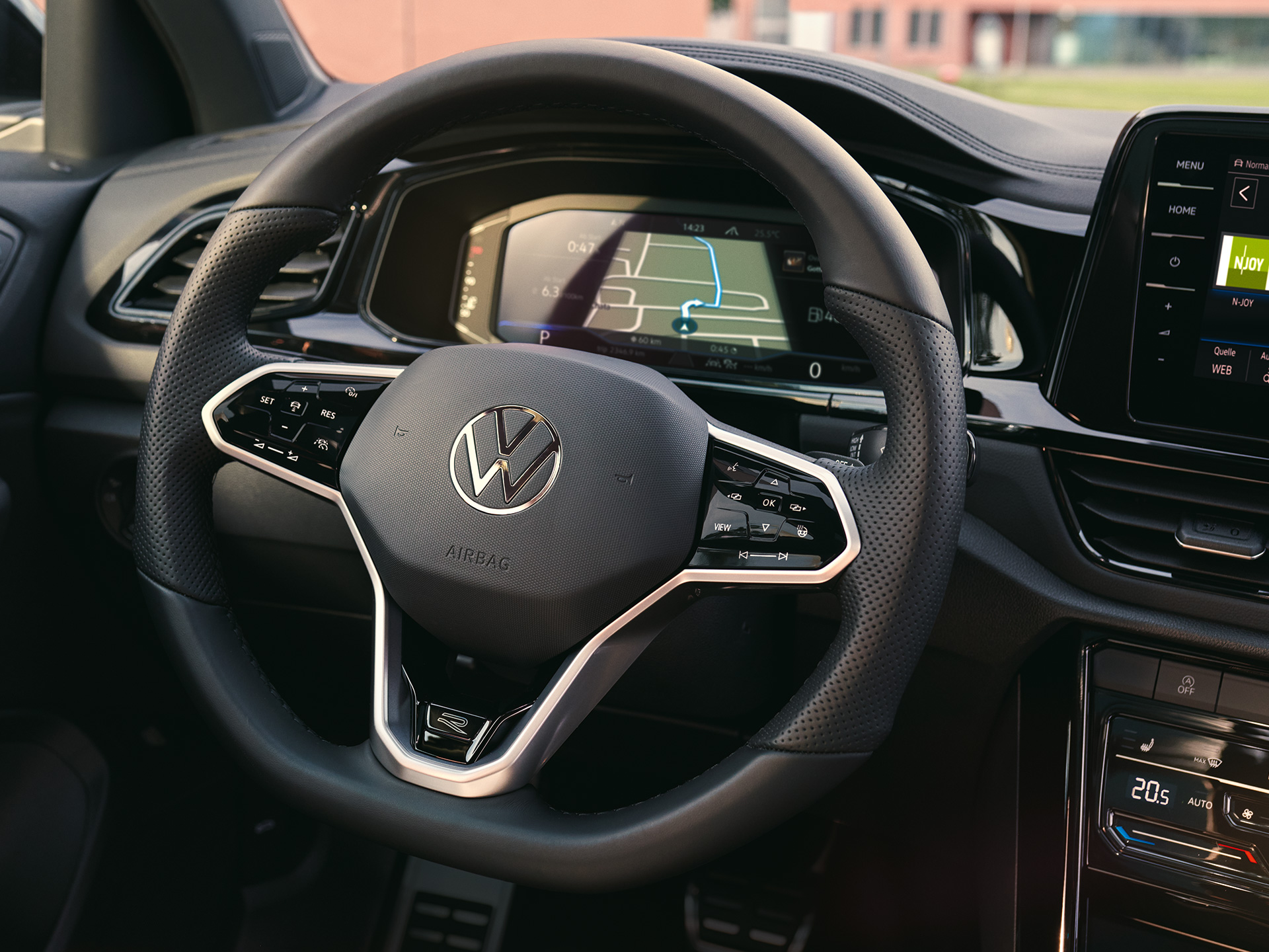 Recover The actual Suitable Volkswagen T-Roc | Test drive today | VW Middle East